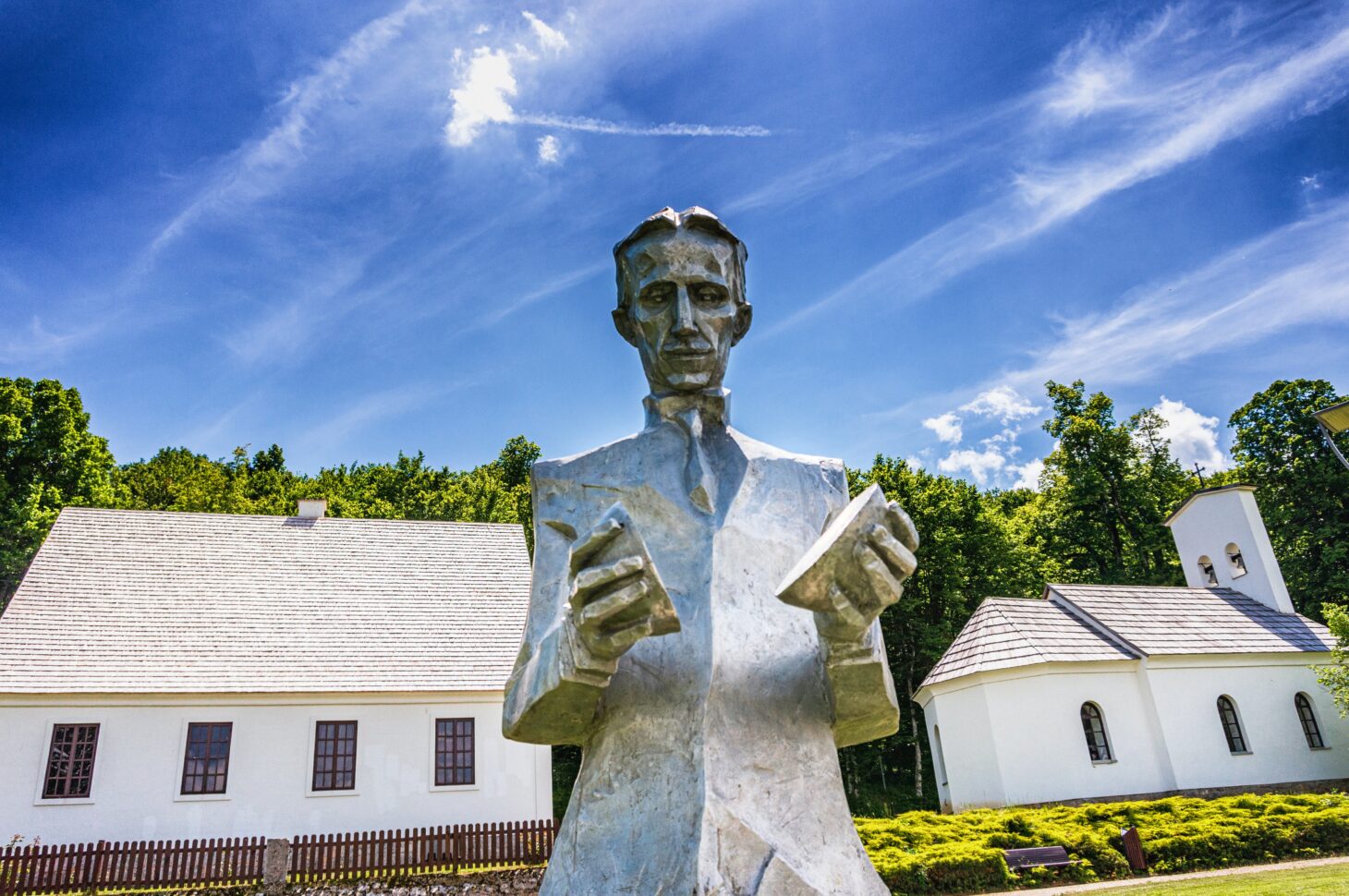Nikola Tesla ciekawostki — pomnik — co Edison ukradł Tesli — Magazyn Koncept